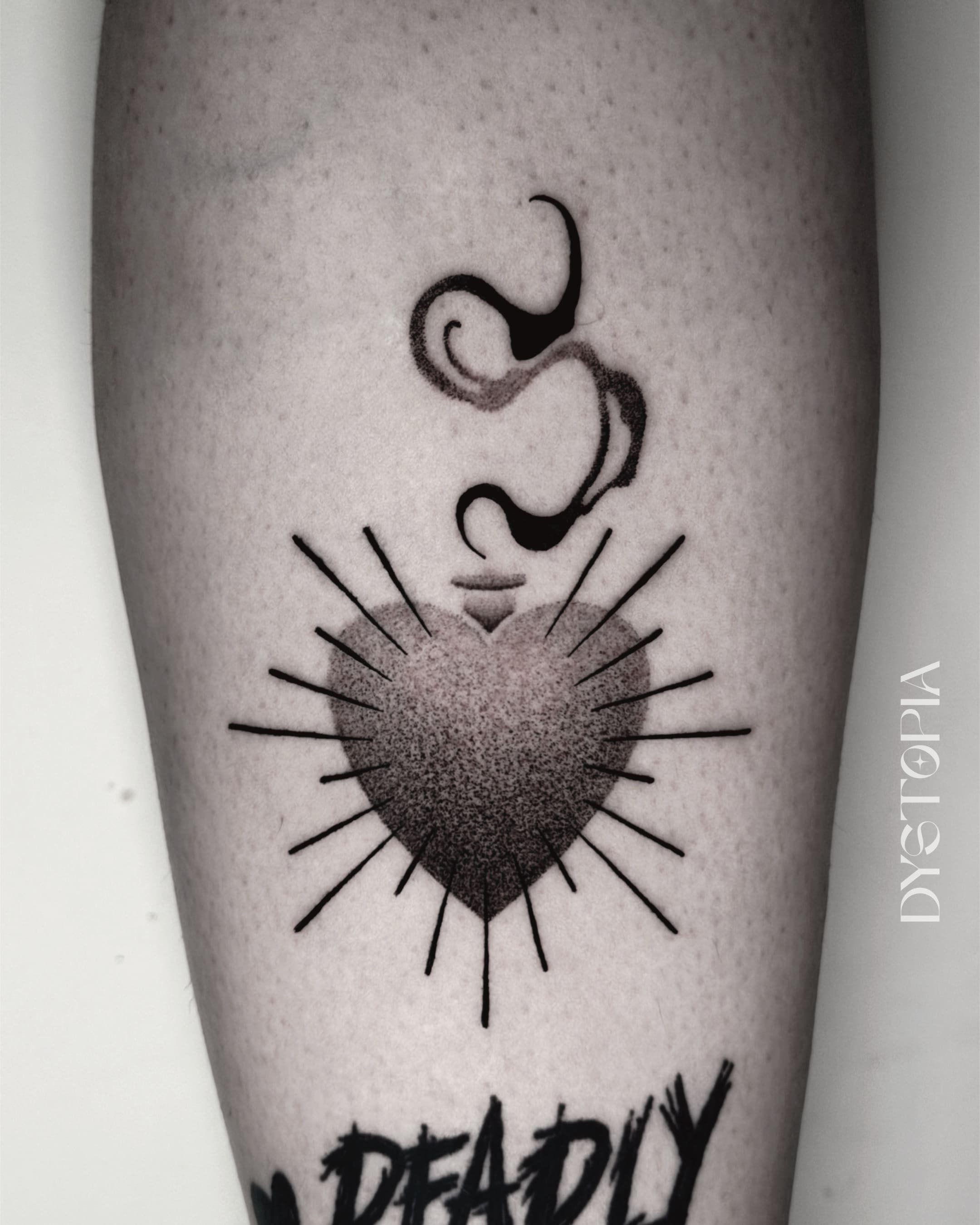 Tatouage réalisé par Dystopia Tattoo à Metz