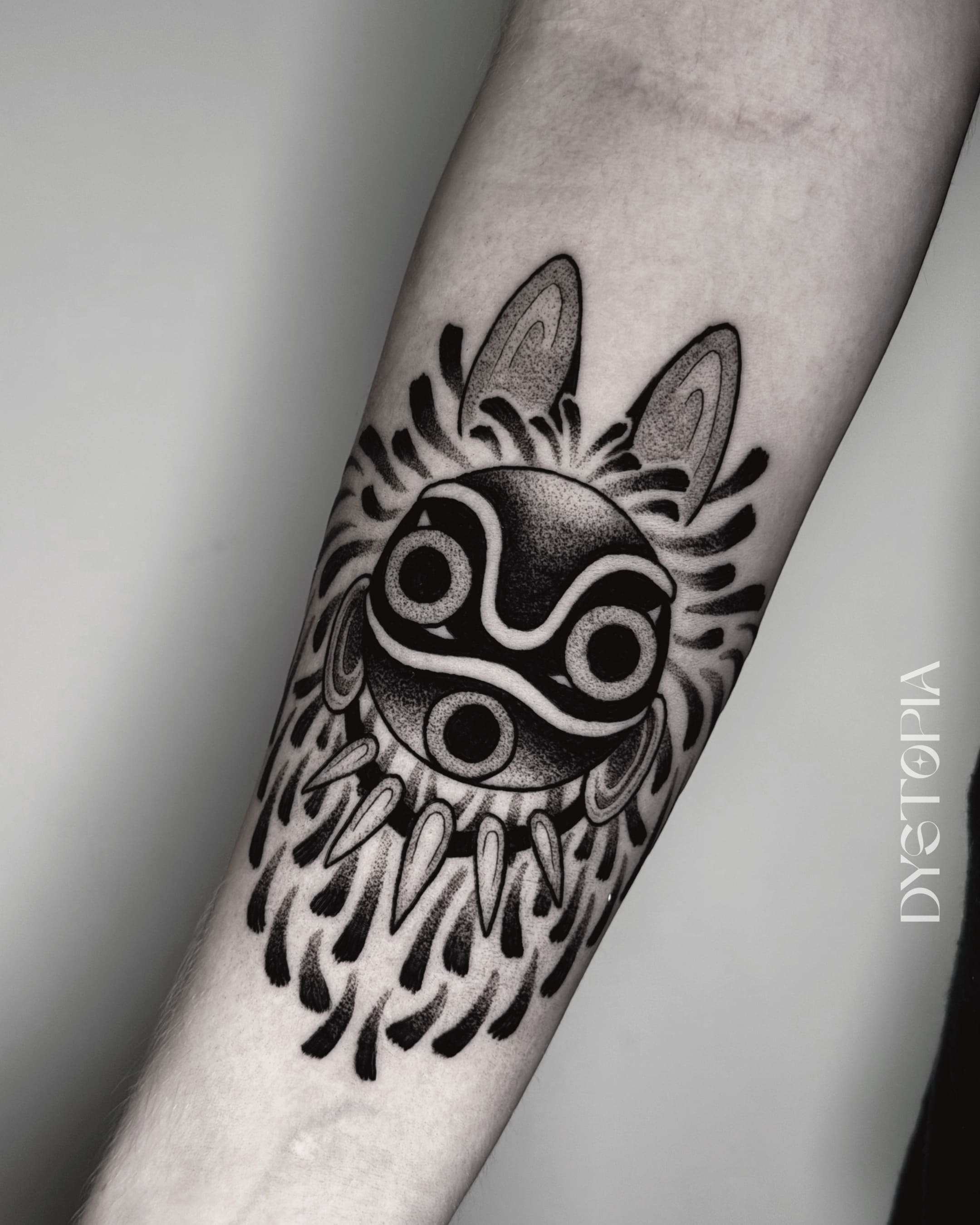 Tatouage réalisé par Dystopia Tattoo à Metz
