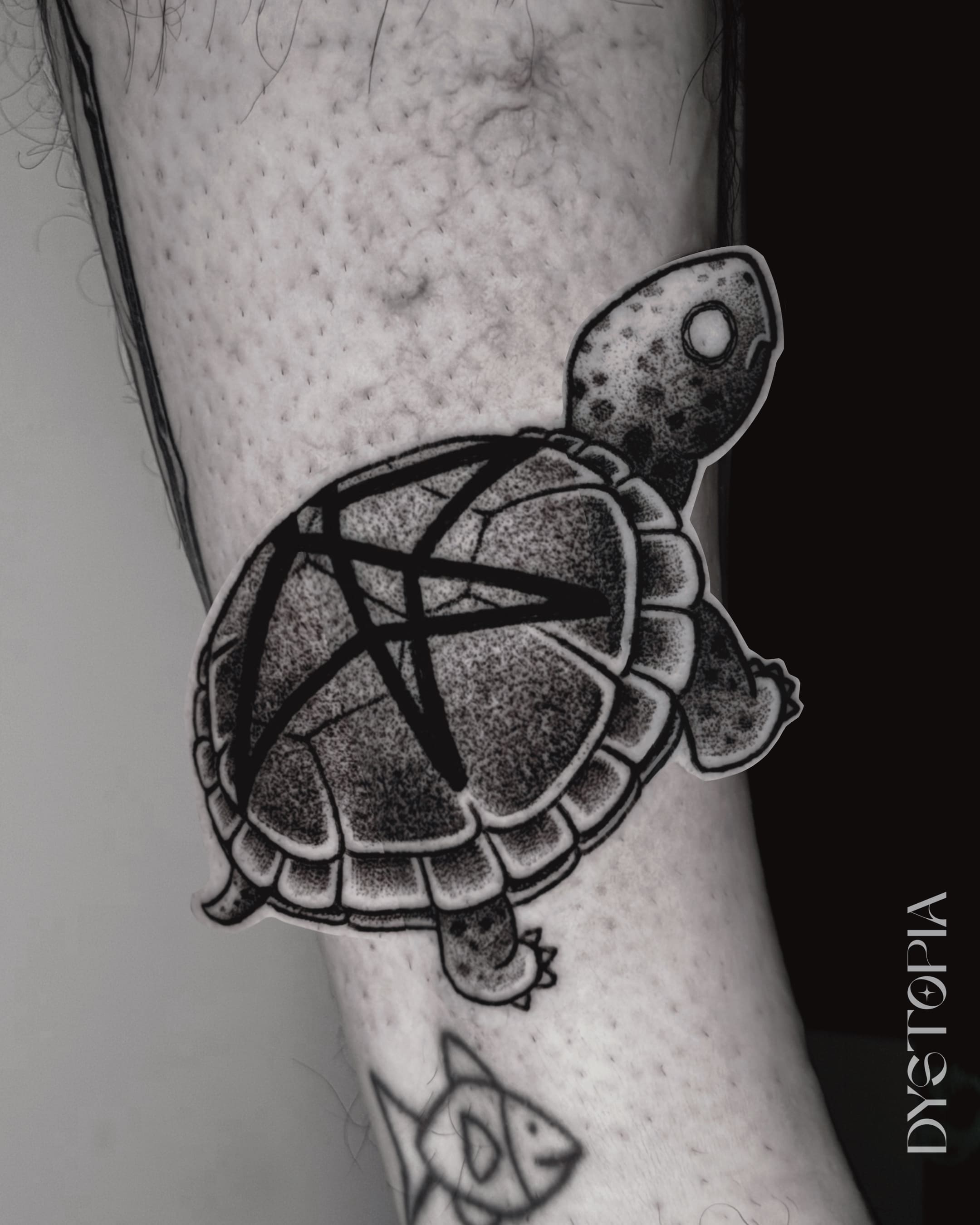 Tatouage réalisé par Dystopia Tattoo à Metz