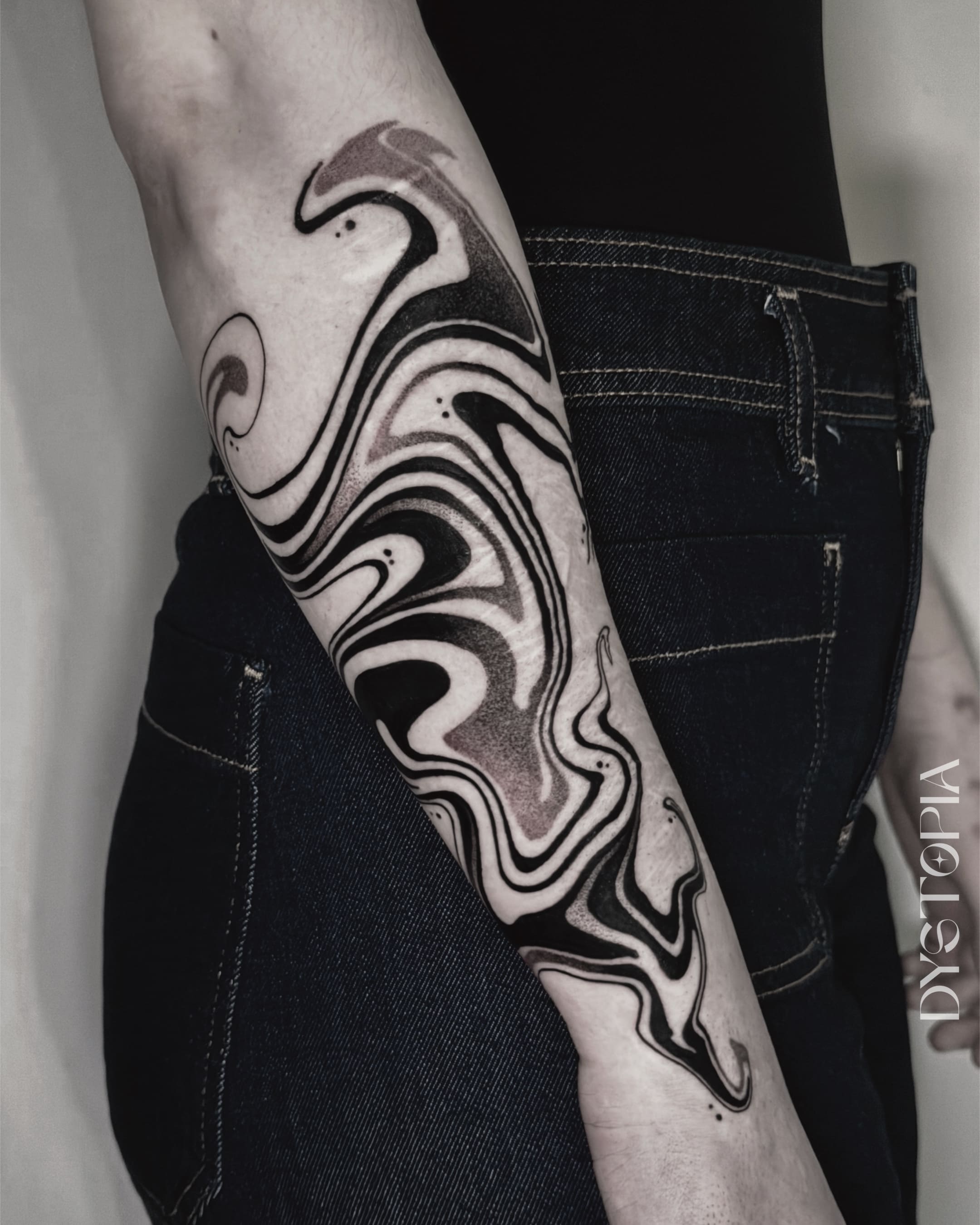 Tatouage réalisé par Dystopia Tattoo à Metz