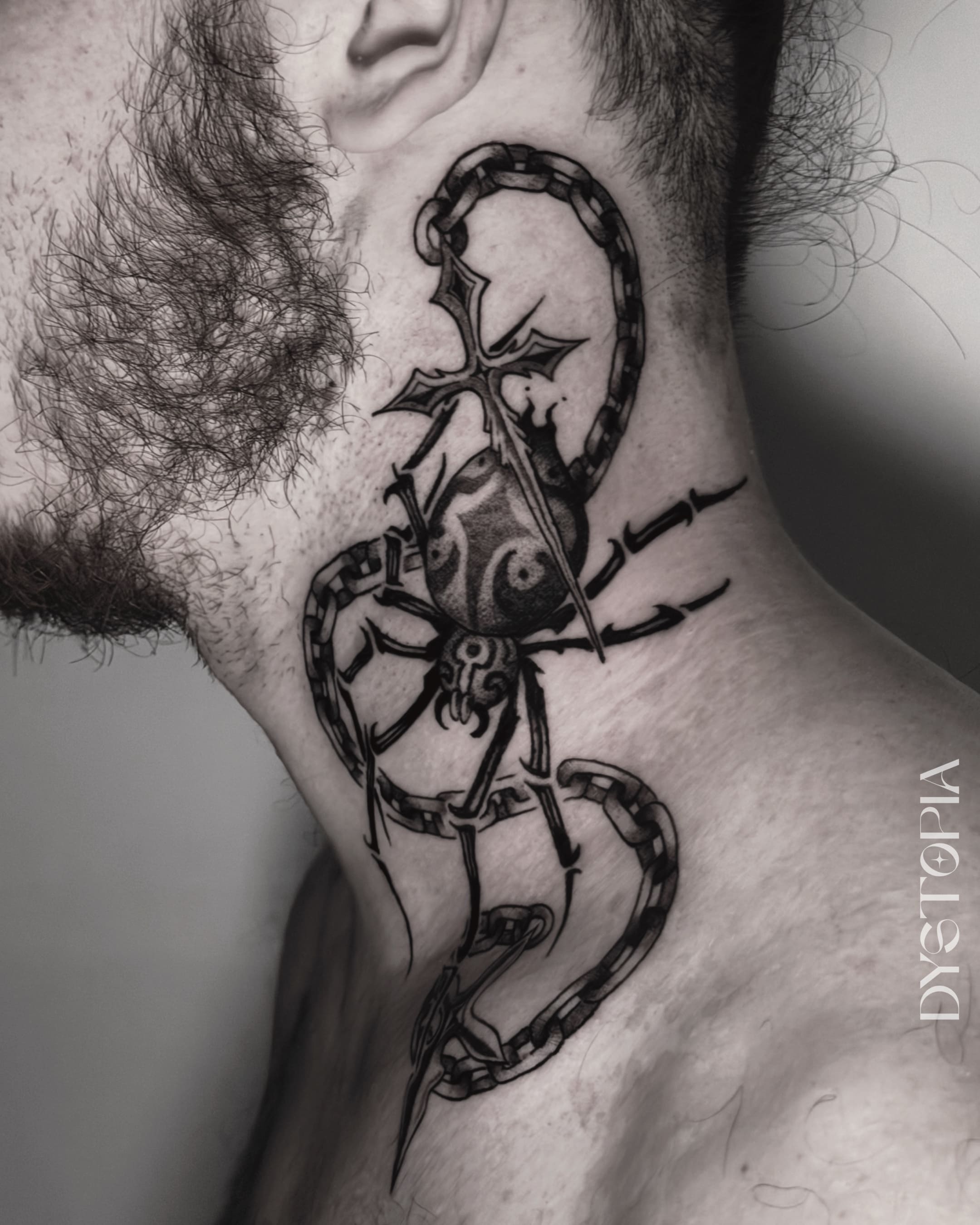 Tatouage réalisé par Dystopia Tattoo à Metz
